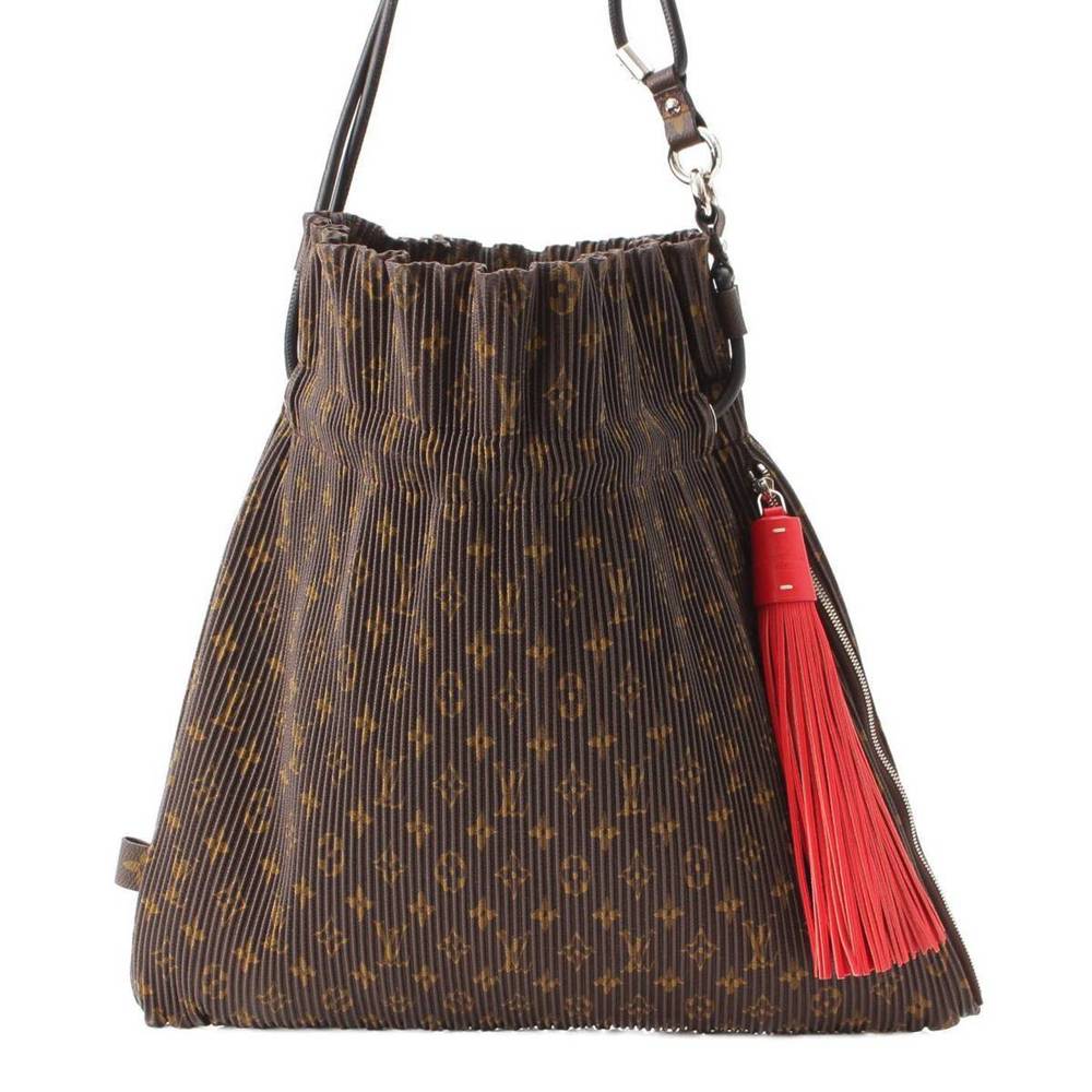 Louis Vuitton Explorer Mm Drawstring Pleated Shou… - image 1